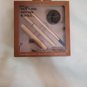 A complete eyebrow set